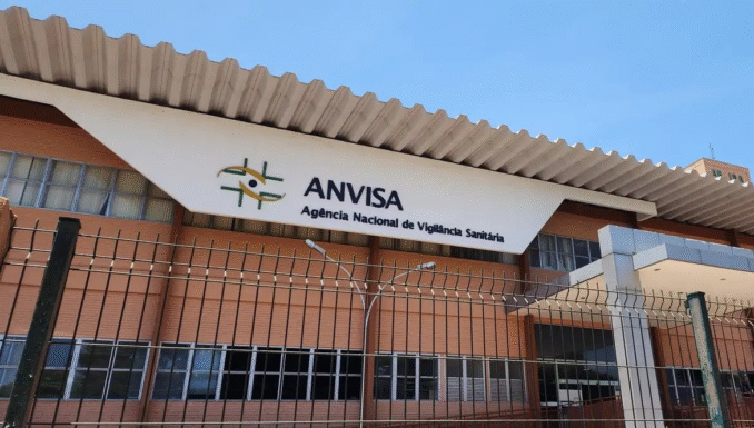 Anvisa proíbe comercialização de medicamentos e complemento alimentar